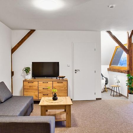 Hotel A Restaurace Ruze Podborany Luaran gambar