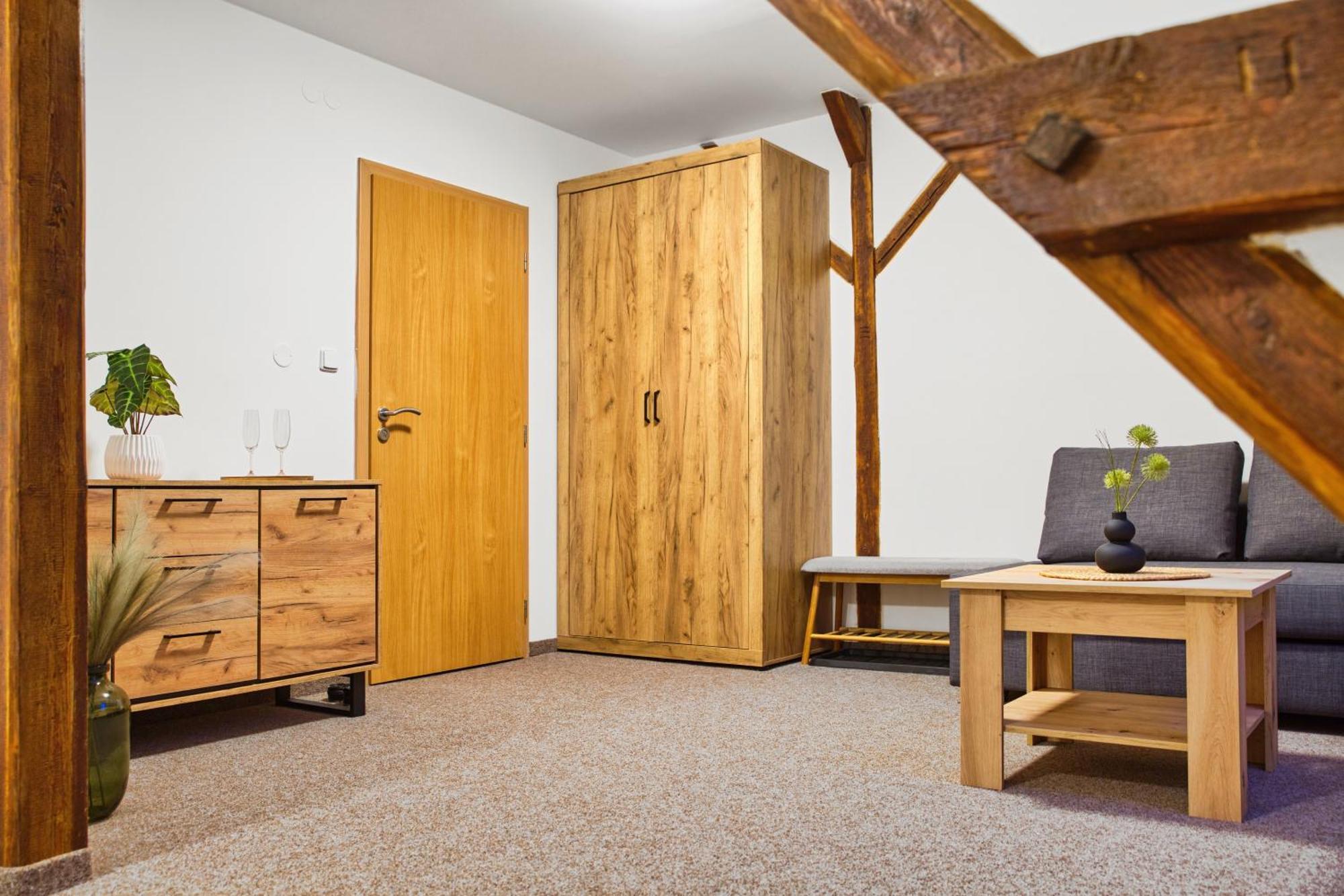 Hotel A Restaurace Ruze Podborany Luaran gambar