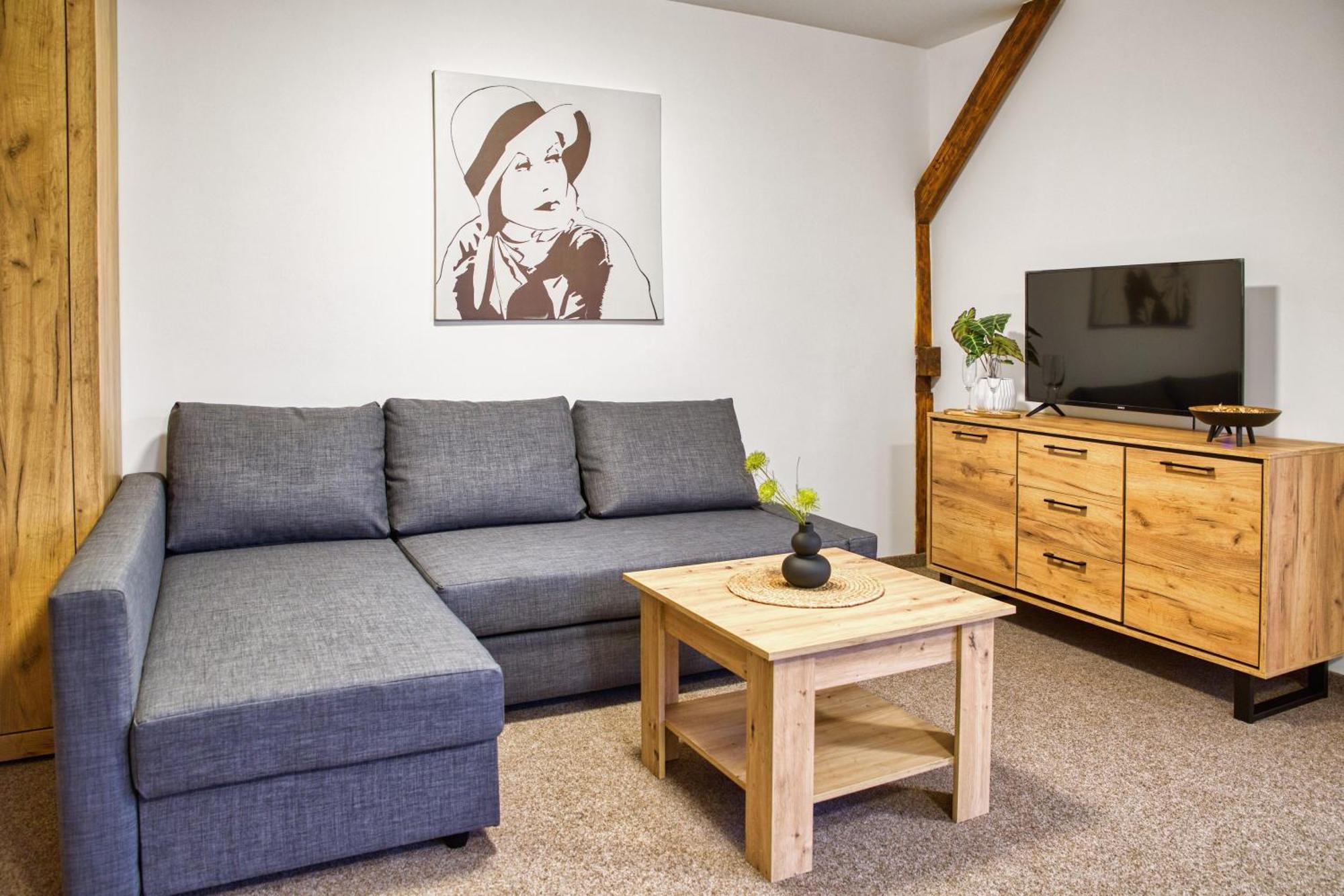 Hotel A Restaurace Ruze Podborany Luaran gambar