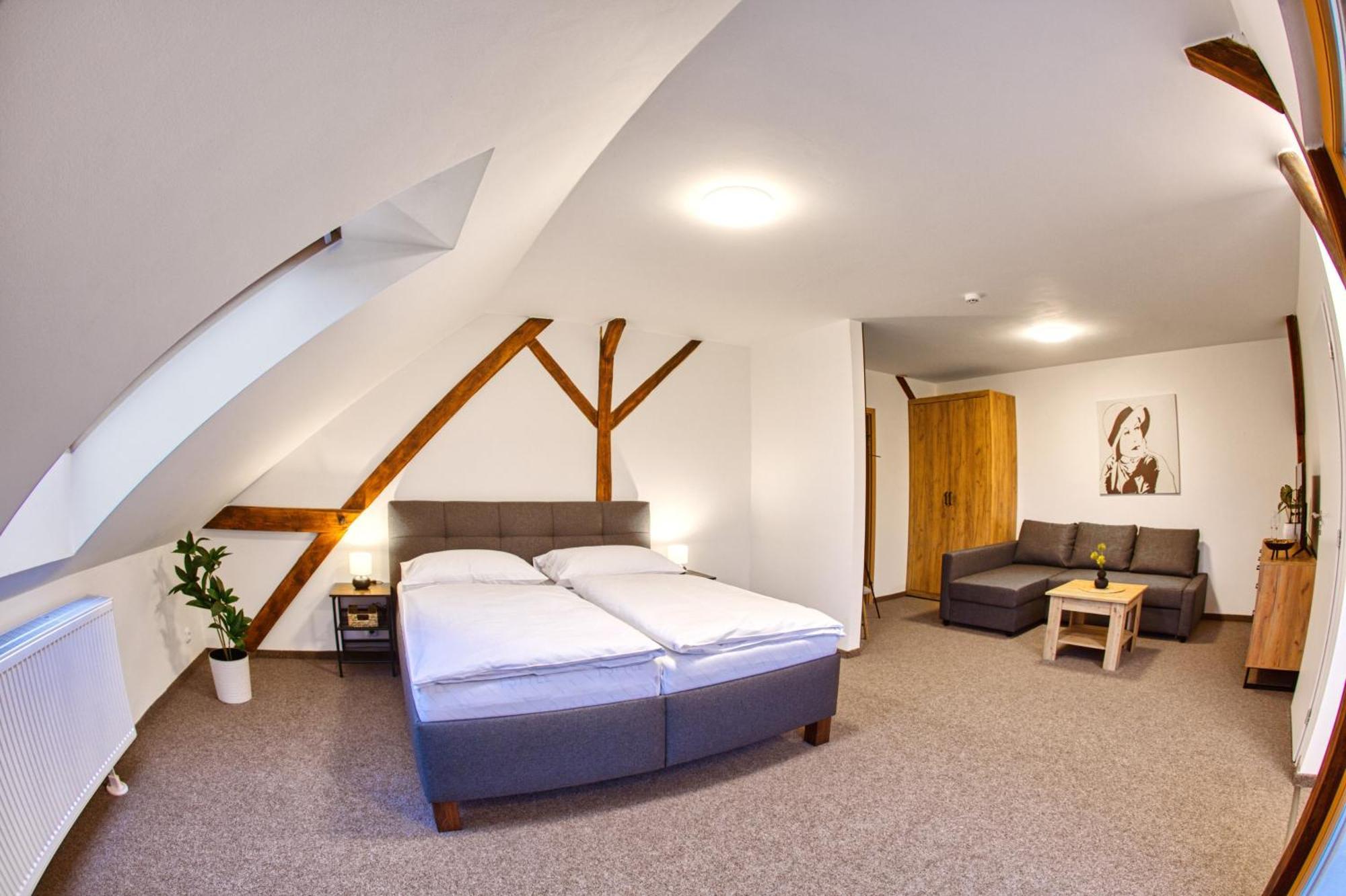 Hotel A Restaurace Ruze Podborany Luaran gambar
