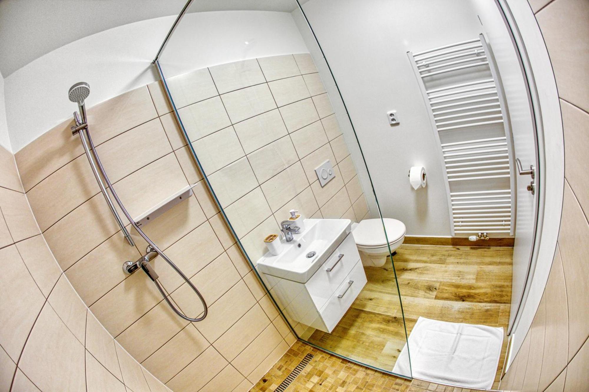 Hotel A Restaurace Ruze Podborany Luaran gambar