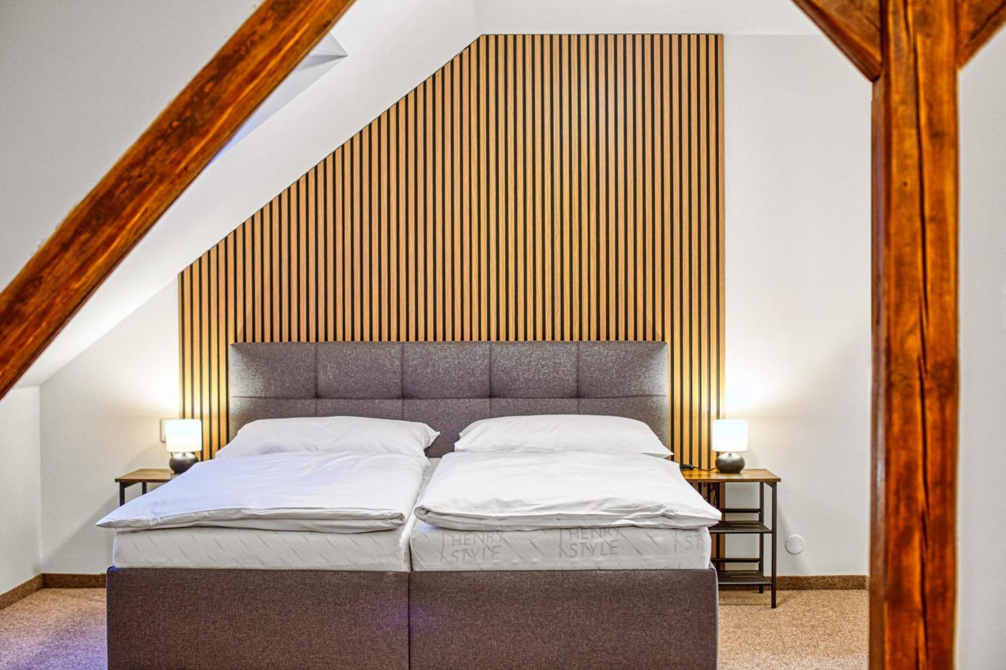 Hotel A Restaurace Ruze Podborany Luaran gambar