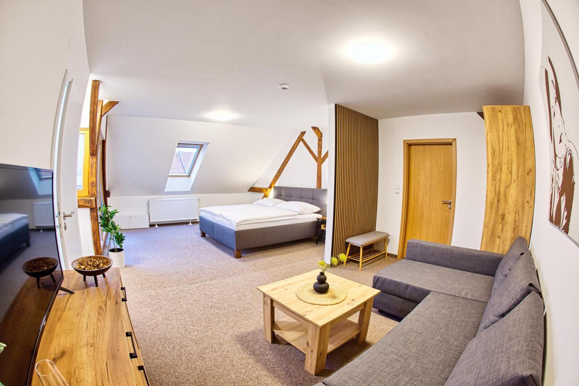 Hotel A Restaurace Ruze Podborany Luaran gambar
